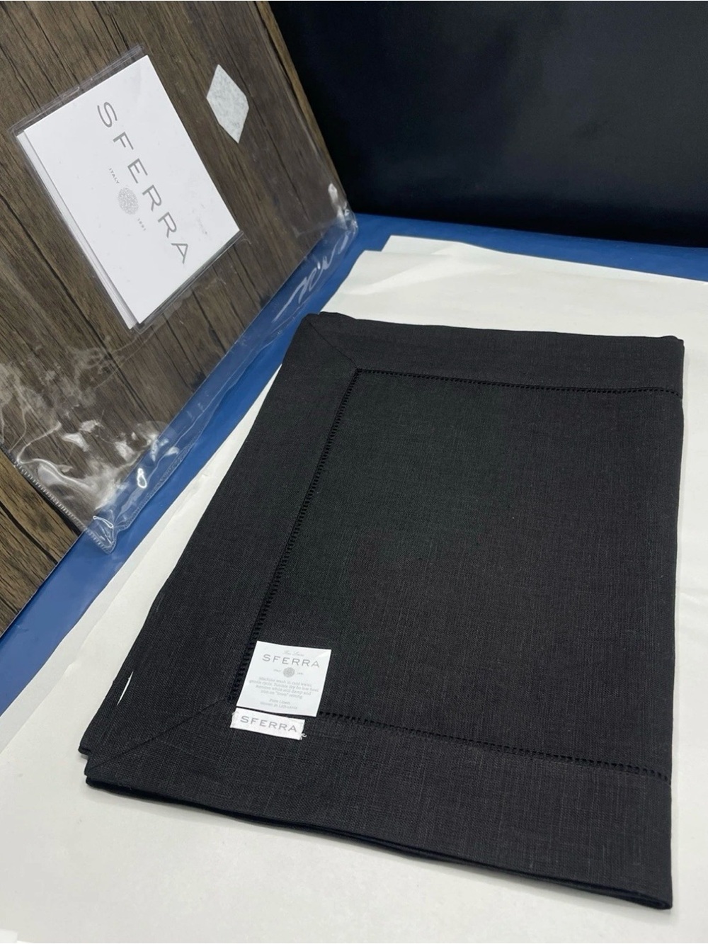 SFERRA Festival 902 Placemats 100% Linen Set of Four 14"x20" Black $81